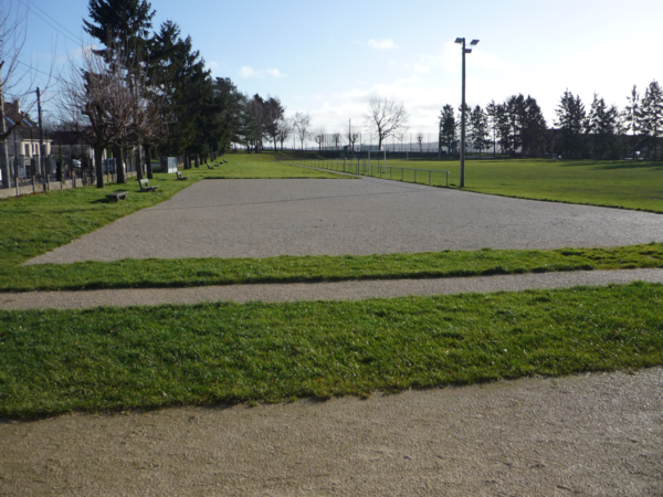 Terrain de pétanque à Villeneuve-les-Sablons